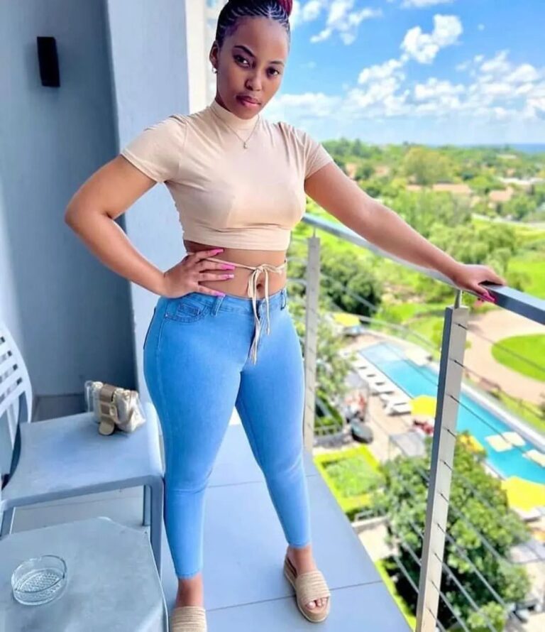 Weekend Dressing Style: Chic and Casual Outfit Ideas for Stylish Ladies