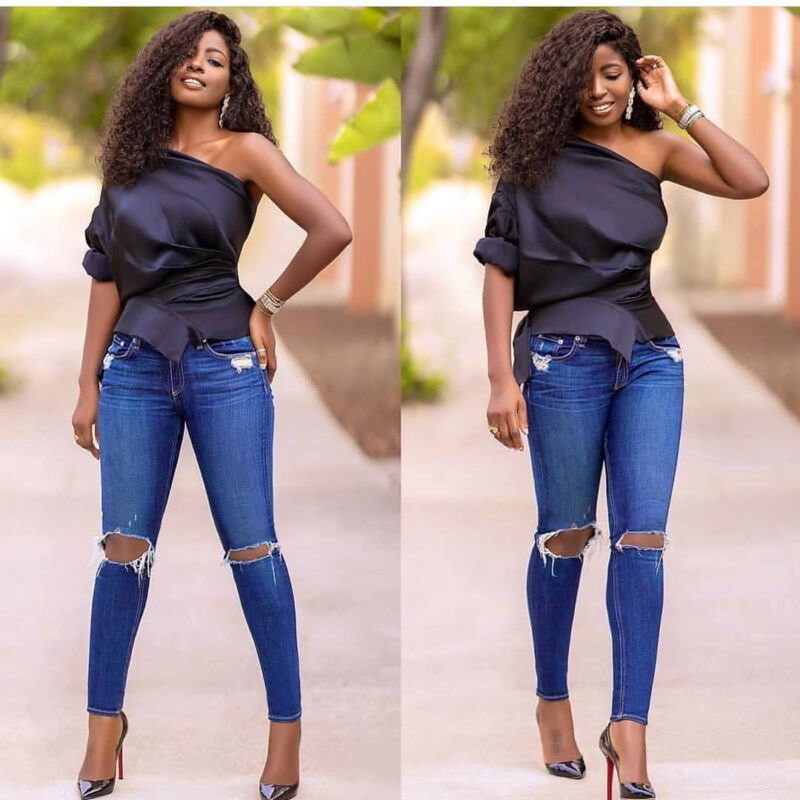 Ripped Jeans Outfit Ideas: 29 Street Style Looks