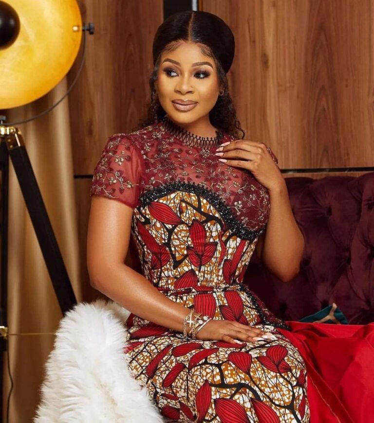 35 PHOTOS:  African print dress styles for women