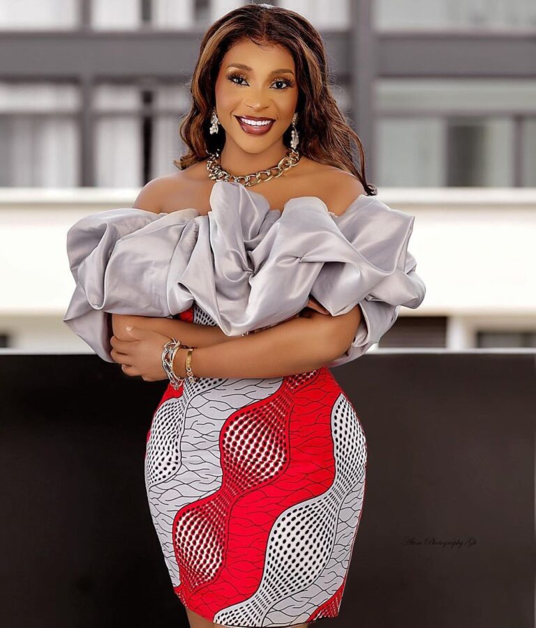 36 PHOTOS:  Ankara dress ideas for women